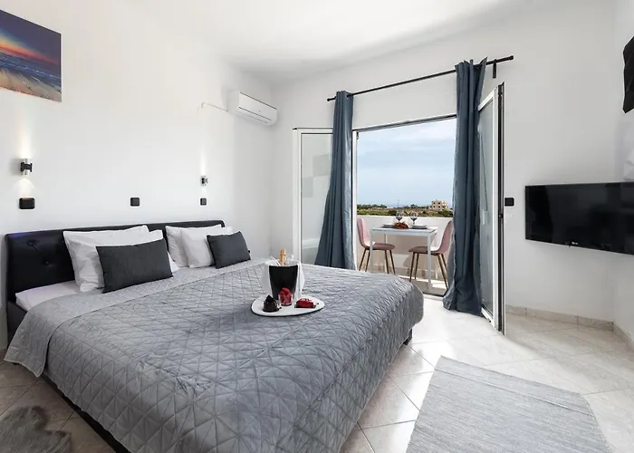 شقة آنا أنطون *